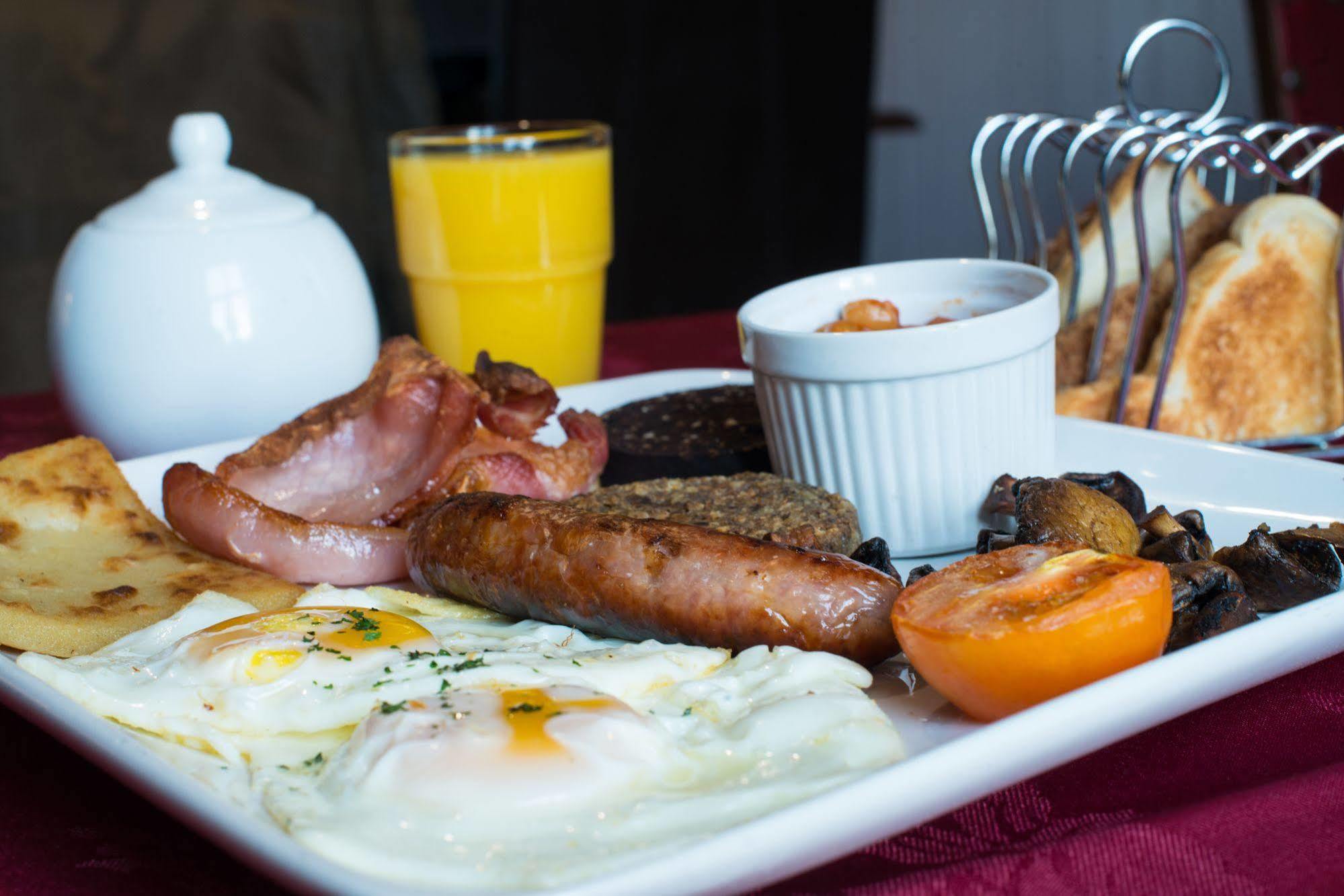 The Red Lion Earlston المظهر الخارجي الصورة